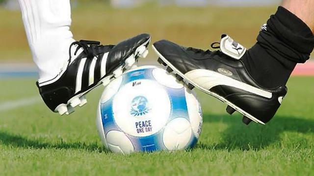 Ilustrasi Kick Off Sepak Bola