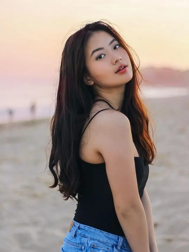 7 Pesona Valerie Pola, Penyanyi yang Ajak Dul Jaelani dalam Video Klipnya