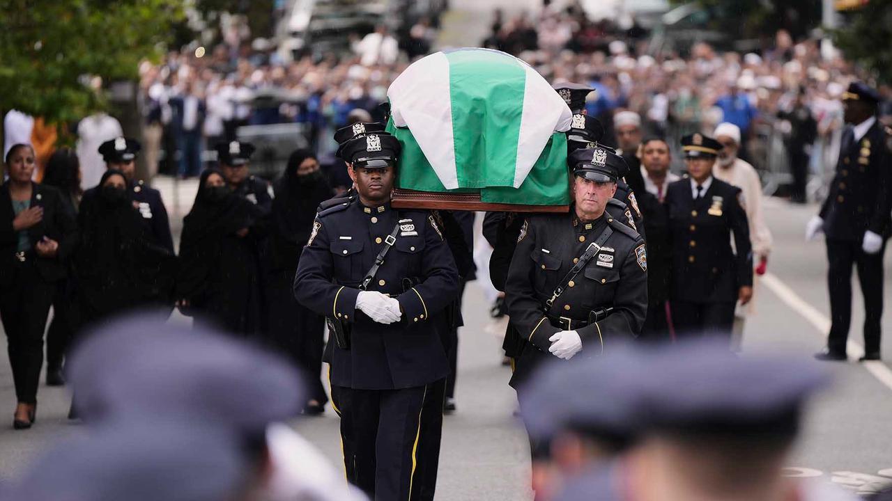 FOTO: Penghormatan Haru Polisi Muslim New York, Gugur Saat Penembakan Massal