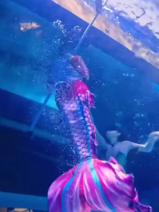 Ria Ricis menyelam (YouTube/Ricis Official)