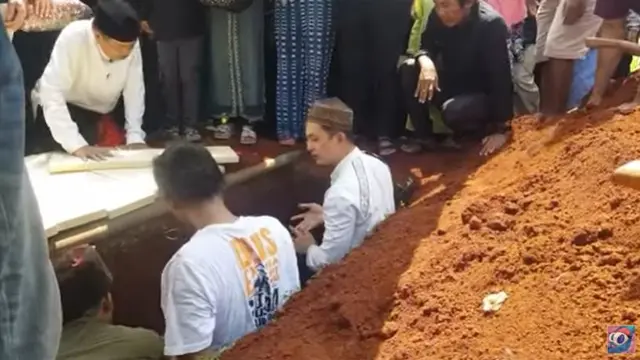 Kiki Farrel (Foto: YouTube)