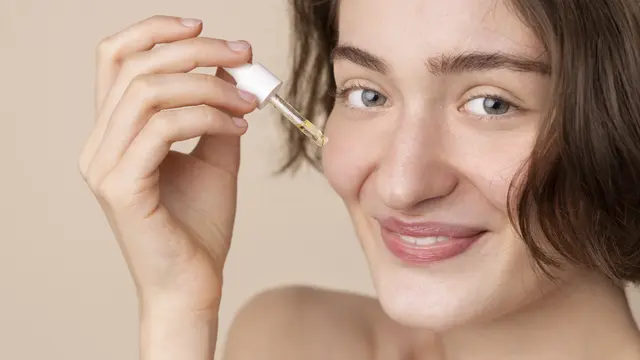 5 Bahan Aktif Skincare yang Paling Dibutuhkan Kulit di Usia 40-an - 3