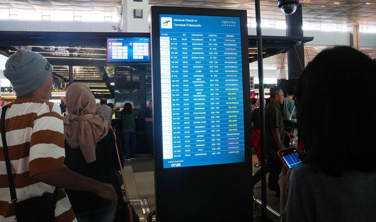 Abu Vulkanik Anak Krakatau Ganggu Penerbangan di Soekarno Hatta
