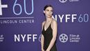 Aktris Rooney Mara berpose saat menghadiri pemutaran perdana "Women Talking" selama Festival Film New York ke-60 di Alice Tully Hall di New York pada Senin, 10 Oktober 2022. Mara tampil cantik mengenakan gaun hitam dengan tali tipis yang menutupi lututnya, memperlihatkan sebagian besar kakinya yang panjang. (Photo by Evan Agostini/Invision/AP)