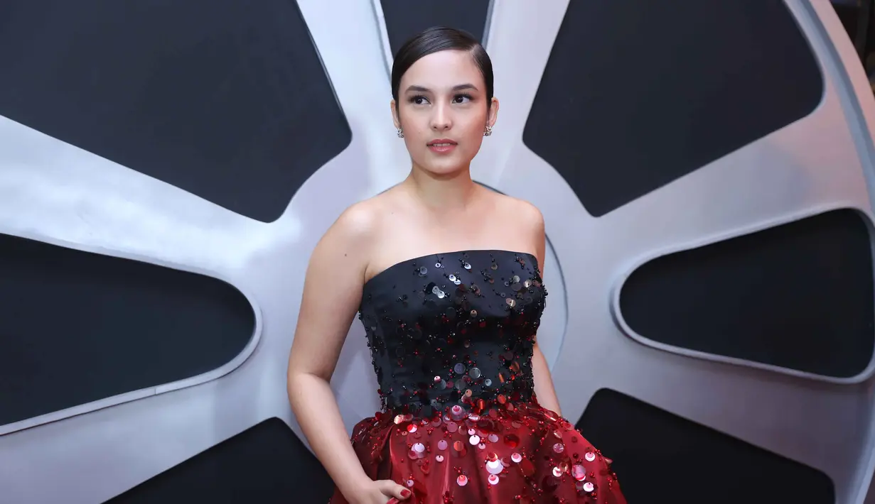 "Ini hasil kerja keras dan pastinya memotivasi saya untuk bekerja keras lagi. Intinya aku bersyukur meraih penghargaan ini," kata Chelsea Islan. (Nurwahyunan/Bintang.com)