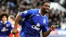 Everton&#039;s French forward Louis Saha celebrates after scoring the team&#039;s second goal during their FA cup quarter final football match against Middlesbrough at Goodison Park in Liverpool on March 8, 2009. AFP PHOTO/ANDREW YATES