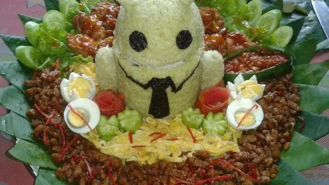 6 Nasi Kuning Bentuk Tumpeng Ini Kelewat Unik, Kocak