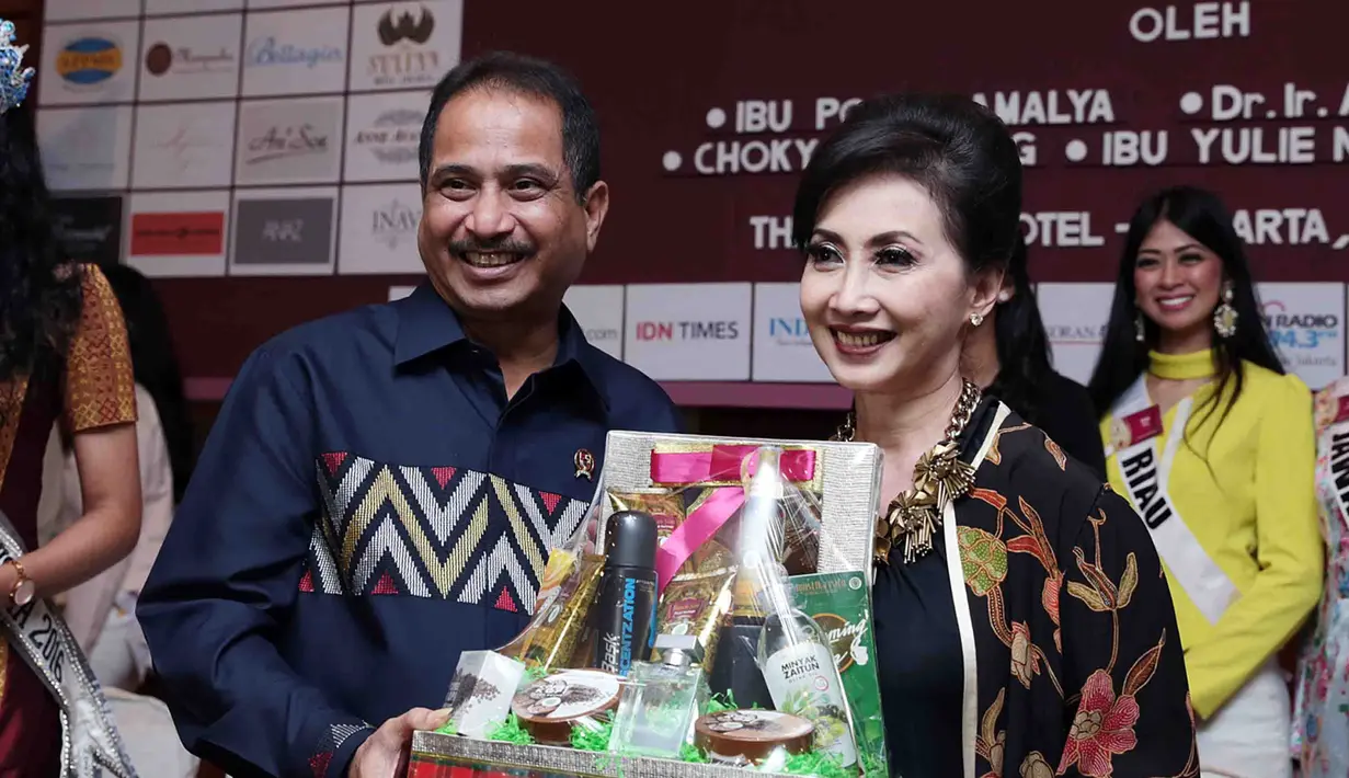 Saat ini di ajang pemilihan Puteri Indonesia telah terpilih 38 perempuan cantik perwakilan dari 33 provinsi di Indonesia. Menteri Pariwisata, Arief Yahya pun memberikan pembekalan kepada para finalist. (Deki Prayoga/Bintang.com)