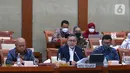 Menteri Perdagangan (Mendag) Zulkifli Hasan saat menghadiri Rapat Kerja dengan Komisi VI DPR RI di kompleks parlemen, Senayan, Jakarta, Selasa (5/7/2022). Rapat membahas pengesahan perjanjian Indonesia-Korea Comprehensive Economic Partnership Agreement (IK-CEPA). (Liputan6.com/Angga Yuniar)