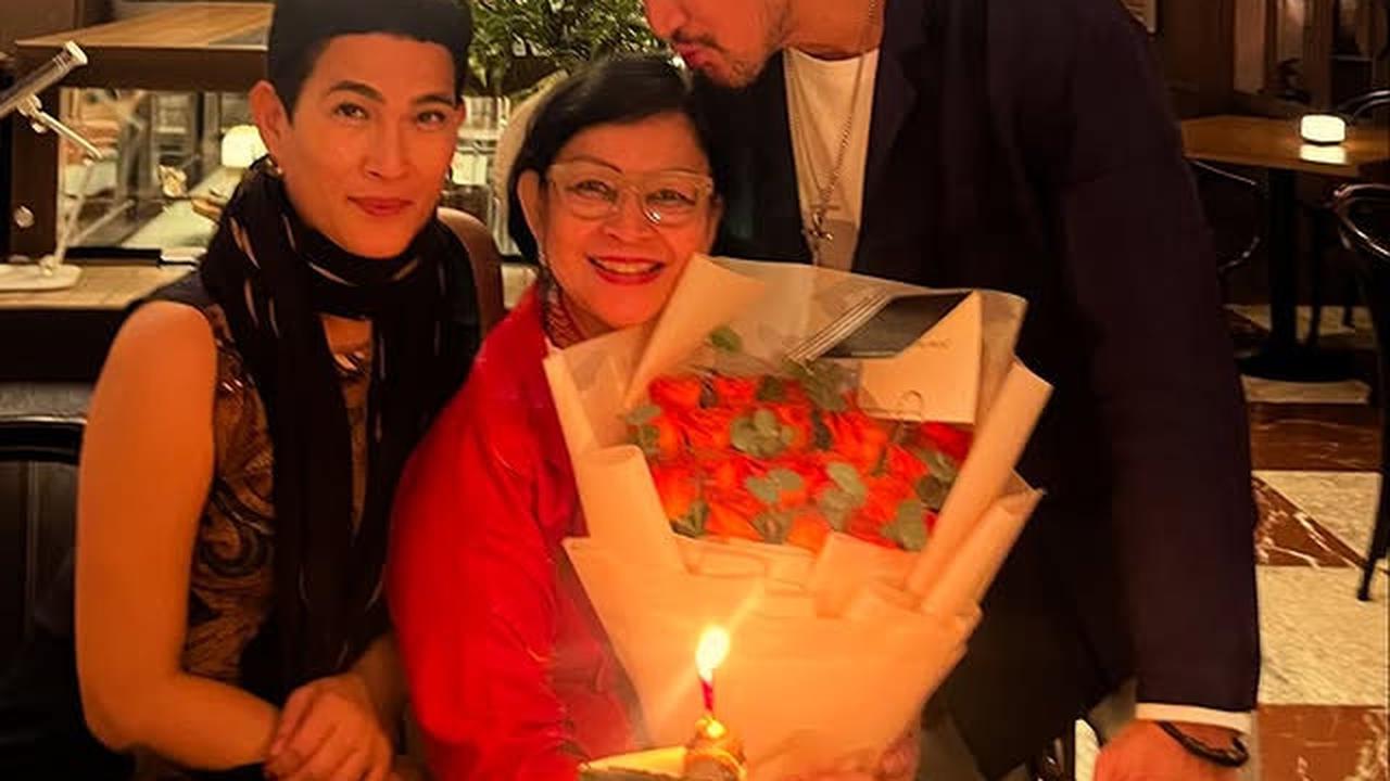 7 Potret Terbaru Oscar Lawalata yang Kini Ubah Nama Jadi Asha Smara Darra di Perayaan Ultah sang Ibu