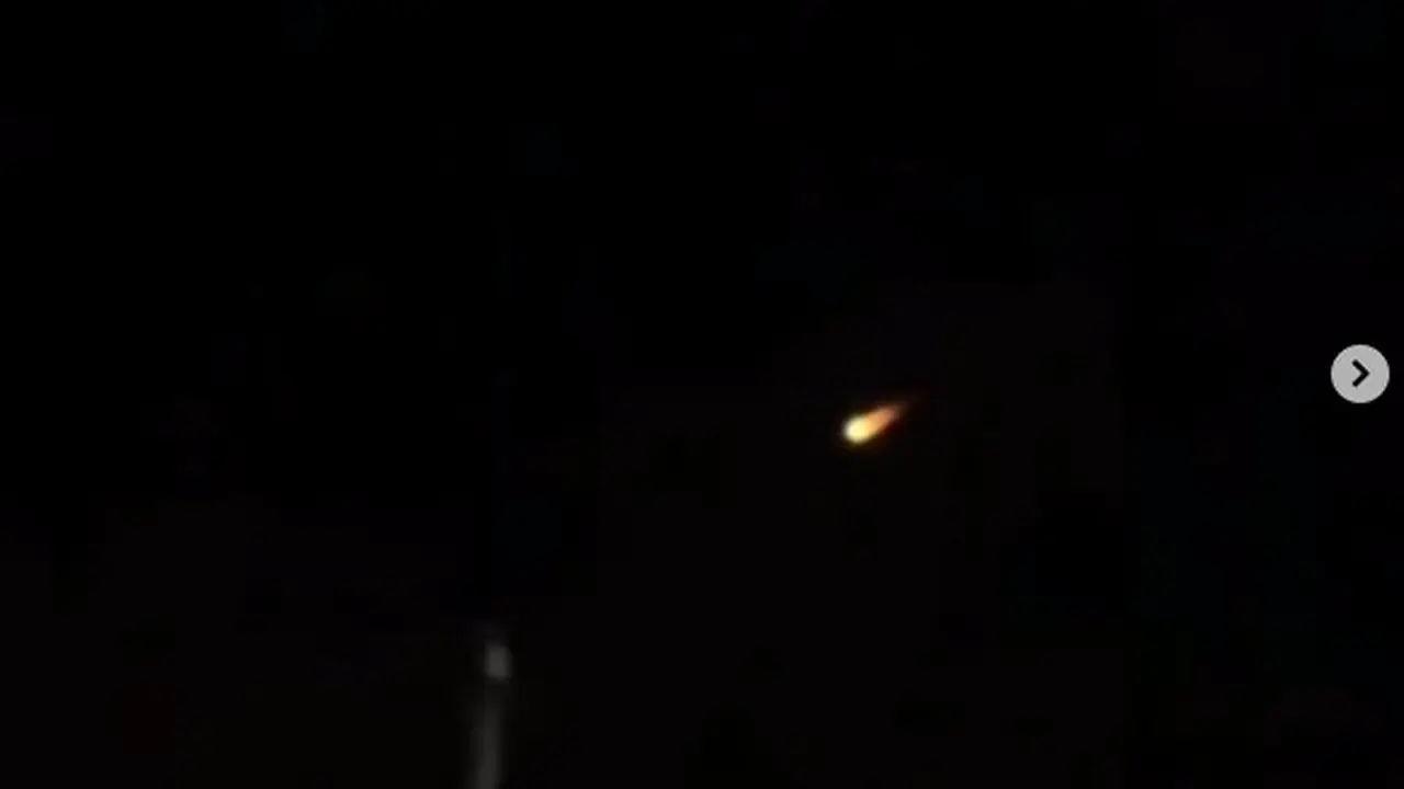 Viral Video Diduga Meteor Jatuh Melintasi Pulau Jawa, Bikin Warganet Heboh