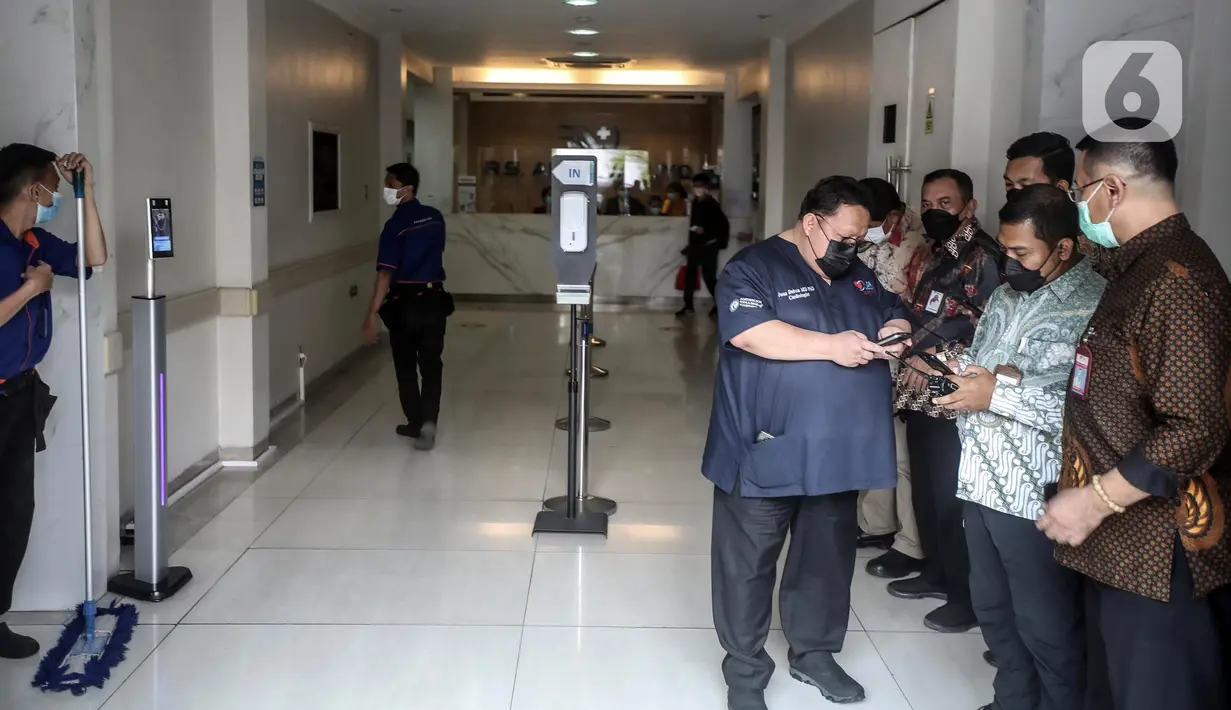 Suasana Rumah Sakit Abdi Waluyo tempat meninggalnya Menpan RB Tjahjo Kumolo, Jakarta, Jumat (1/7/2022). Belum diketaui informasi terkait penyebab meninggalnya Tjahjo Kumolo. (Liputan6.com/Faizal Fanani)