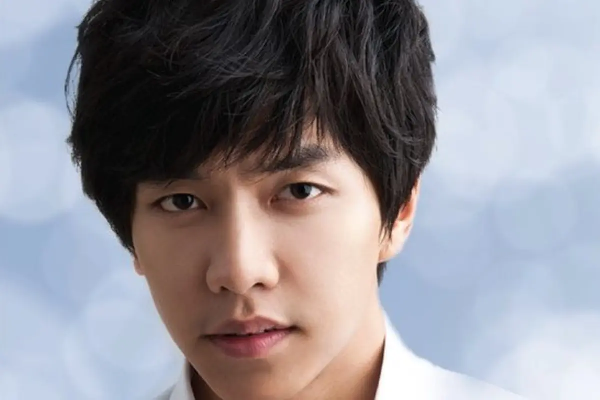 Lee Seung Gi difitnah telah memiliki anak.