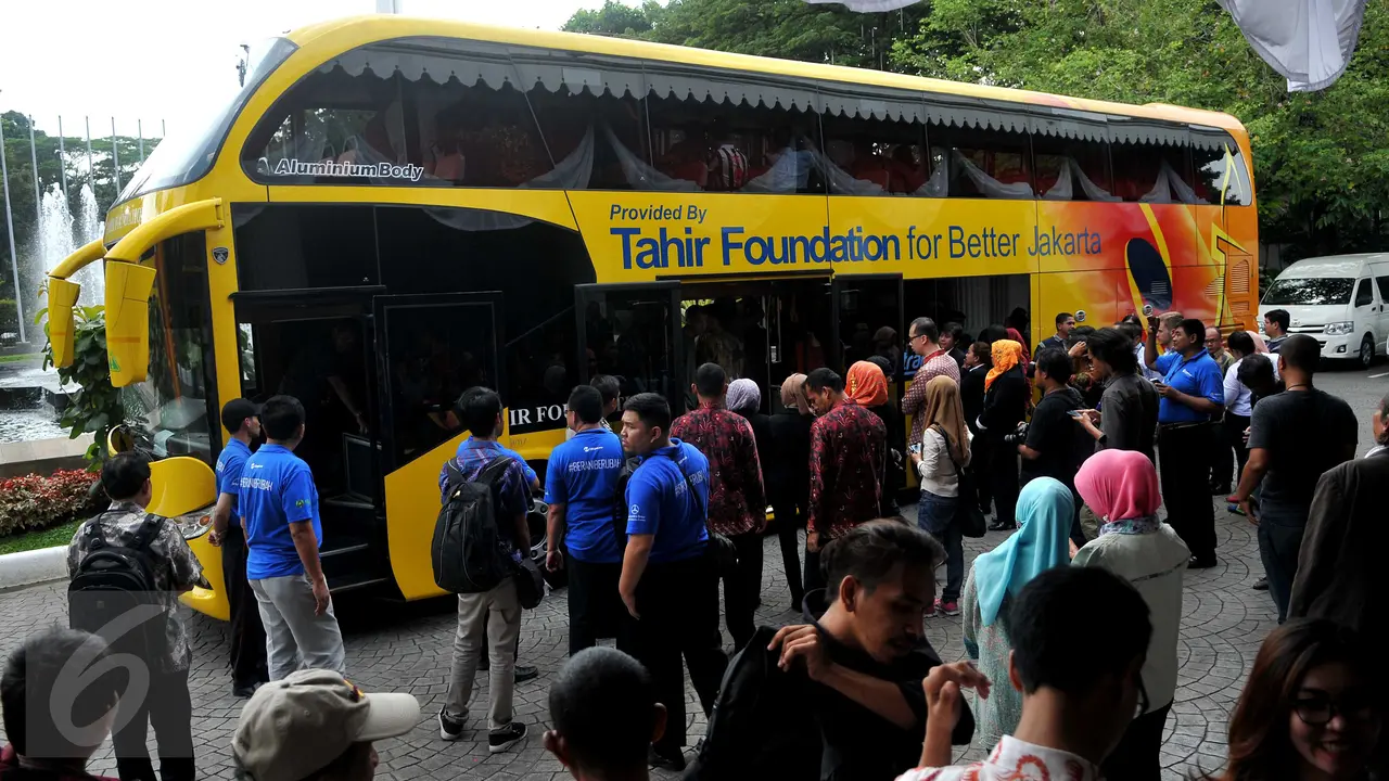 20160617-Pemprov DKI Terima 5 Bus Tingkat dari Tahir Foundationc