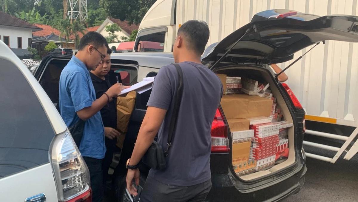 FOTO: TNI AL Gagalkan Penyelundupan Rokok Ilegal di Suramadu