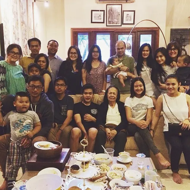 6 Potret Puteri Modiyanti 'Anak' Tommy Soeharto Bareng Keluarga Sandy Harun