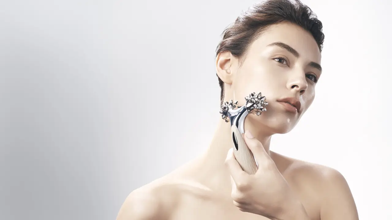 Beauty Device Terbaru untuk Menstimulasi Otot di Wajah