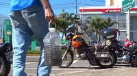 Frustasi BBM Naik, Pria Ini Ciptakan Motor Berbahan Bakar Air
