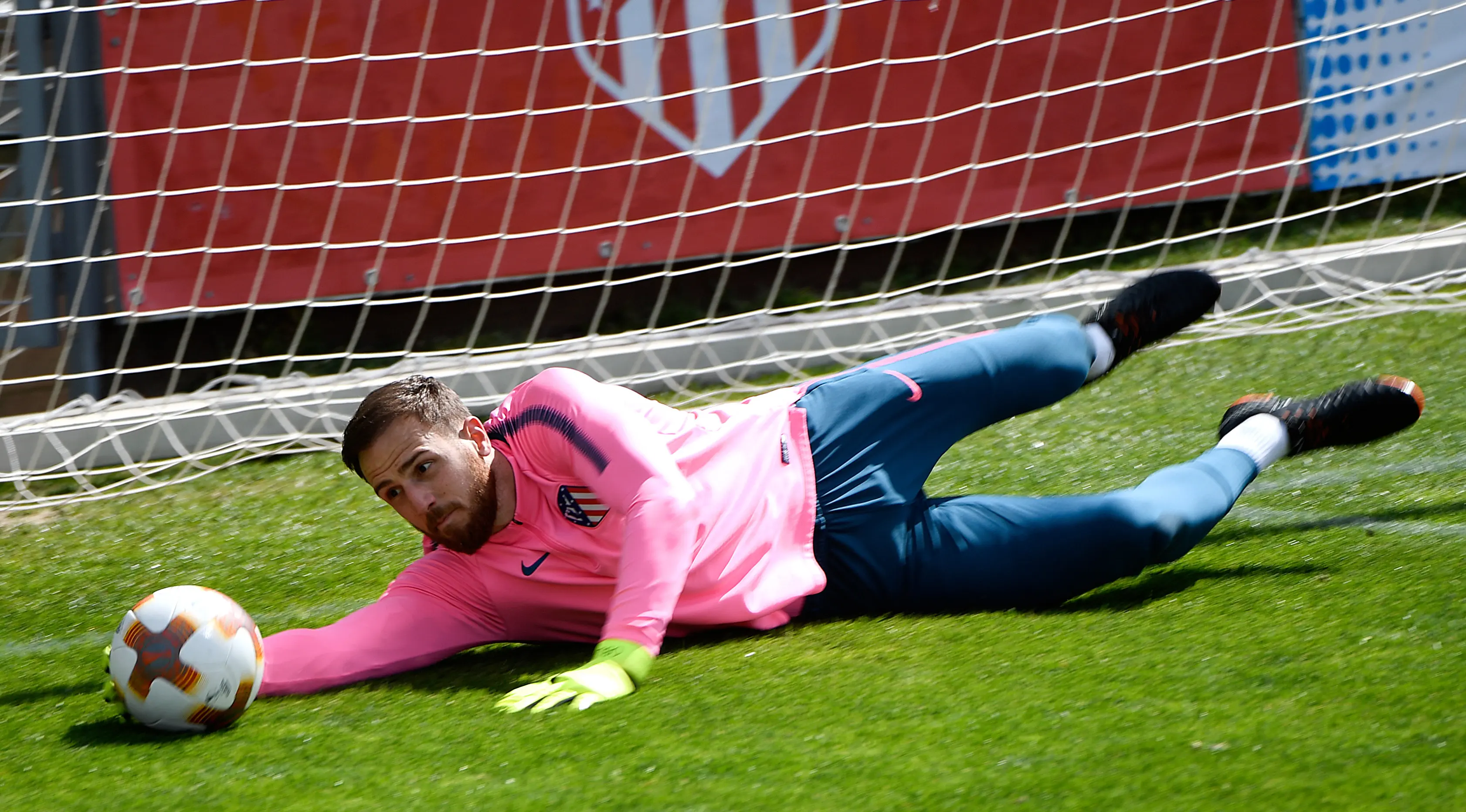 Kiper Atletico Madrid, Jan Oblak (AFP Photo/Pierre-Philippe Marcou)