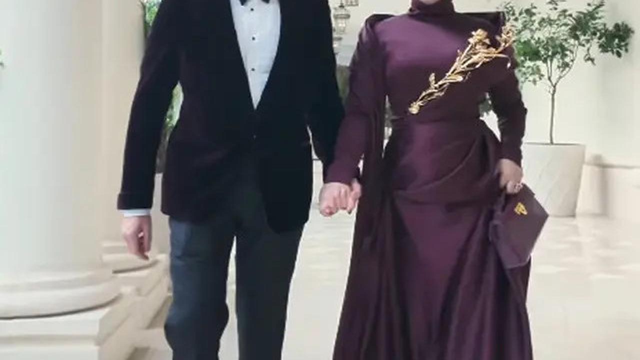 Foto-Foto Gaya Syahrini dalam Balutan Gaun Burgundy Berhijab di Festival Cannes 2025 yang Mencuri Perhatian Dunia