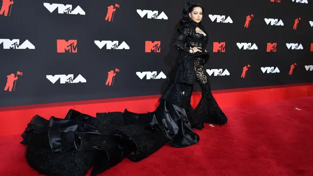 6 Tampilan Fenomenal nan Nyentrik di MTV VMA 2021