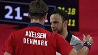 Tunggal putra Guatemala, Kevin Cordon, harus menyerah 18-21 dan 11-21 dari wakil Denmark, Viktor Axelsen pada semifinal Olimpiade 2020. (AFP/Alexander Nemenov)