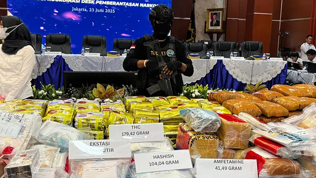 BNN dan Bea Cukai berhasil mengamankan 683.885,79 gram narkotika dan barang terlarang. (Gagas/Liputan6.com)