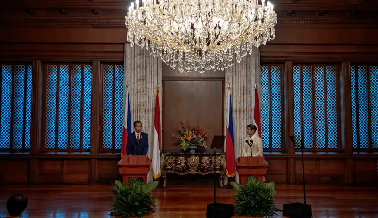 Dalam pertemuan kali ini, kedua negara juga melakukan pertukaran nota kesepahaman (memorandum of understanding/MoU) dalam bidang energi. (Ezra Acayan/Pool Photo via AP)