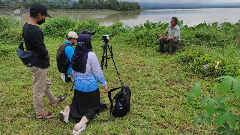 Pengambilan gambar film dokumenter 2 Megaproyek Bendungan masa Kolonial dan Orba, di Banjarnegara. (Foto: Heni Purwono untuk Liputan6.com)