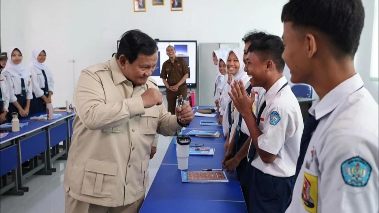 Presiden Prabowo soal Kurangnya Tenaga Medis di Indonesia: Kita Mau Tambah Beasiswa Dokter