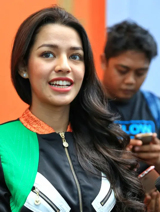 Video Shafa Harris melabrak Jennifer Dunn saat di pusat perbelanjaan, membuat banyak selebriti ikut berkomentar. Salah satunya Susan Sameh. Ia mendukung yang dilakukan Shafa memperlakukan orang ketiga orang tuanya. (Adrian Putra/Bintang.com)