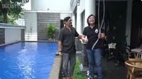 6 Potret Halaman dan Teras Rumah Ari Lasso, Asri Dilengkapi Kolam Renang