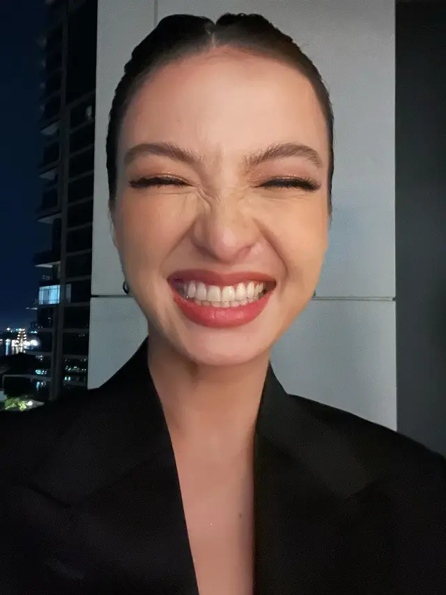 8 Potret Menggemaskan Wajah Raline Shah dalam Berbagai Emoticon, Tunjukkan Pesona Cantik Tanpa Pori-Pori