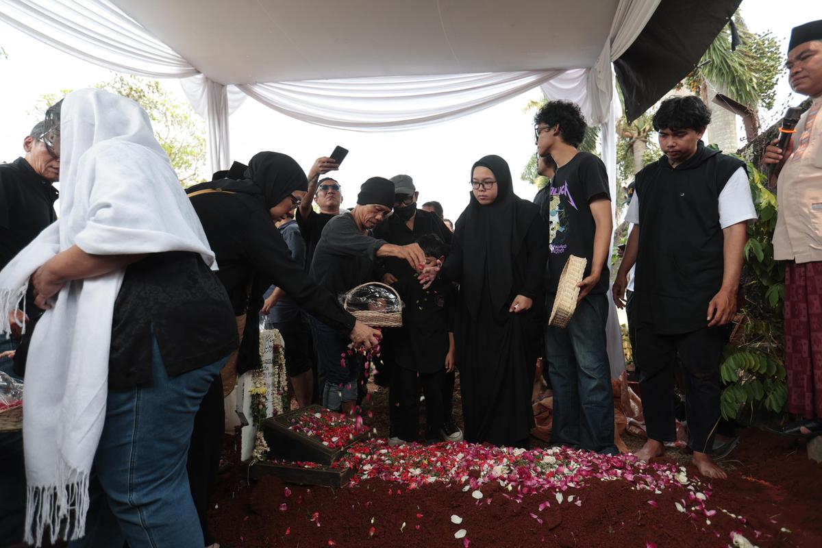 Suasana Haru Selimuti Pemakaman Doddy Katamsi