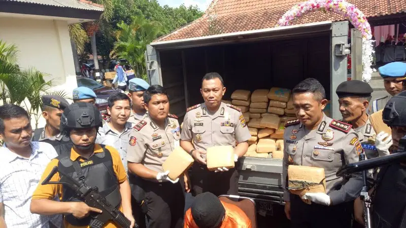 Polisi Gagalkan Penyelundupan Ganja 3 Kuintal