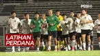 Berita Video Timnas Indonesia Jalani Latihan di Bulan Ramadhan, Dipimpin Nova Arianto