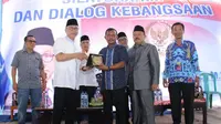 Ketua MPR Zulkifli Hasan saat acara Dialog Kebangsaan dan Sosialisasi Empat Pilar MPR, di Lapangan Kecamatan Pagelaran, Pringsewu, Lampung