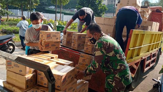 Peduli Tenaga Kesehatan di Wisma Atlet, MIND ID Berikan Bantuan Ribuan Boks Vitamin - Vimarsana News