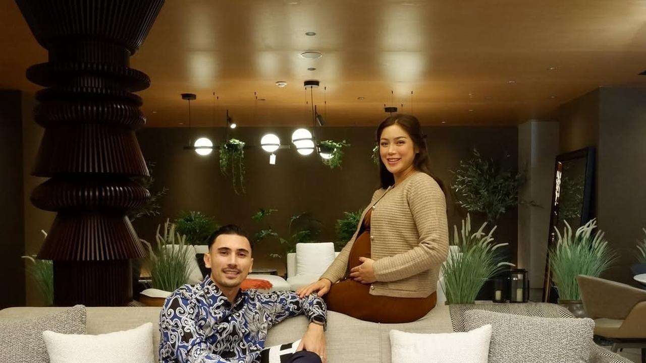 Potret Mesra Vincent Verhaag dan Jessica Iskandar, Disebut Jadi Suami dan Ayah Terbaik Oleh Netizen