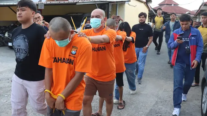 Sepasang Calon Pengantin Tepergok Pesta Sabu Bareng Adik
