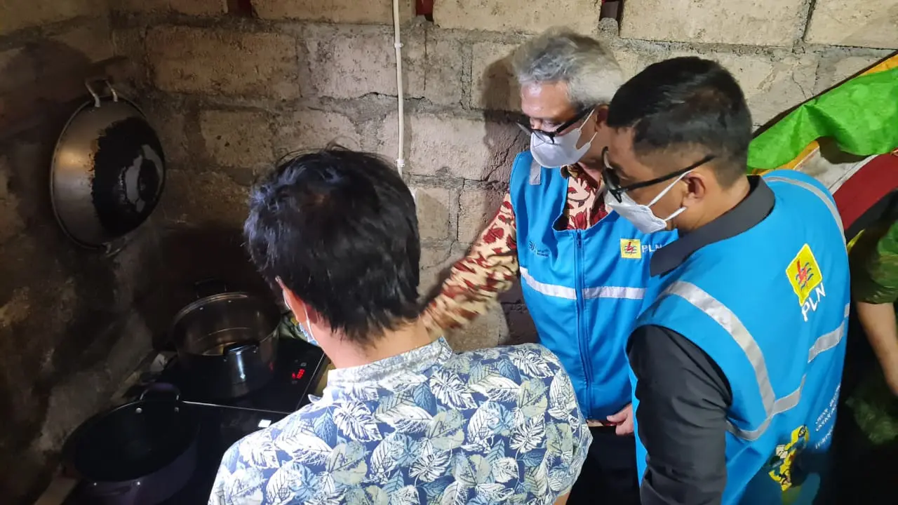 Kompor Induksi PLN.