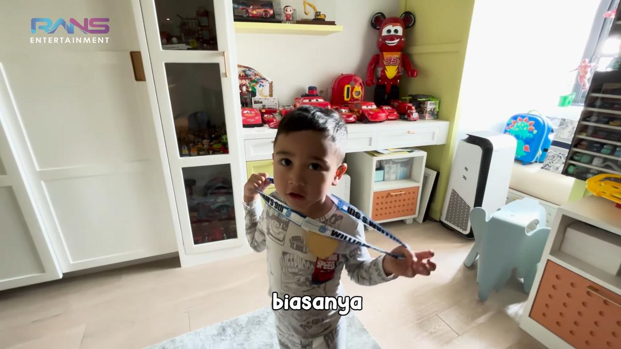 5 Potret Rayyanza Room Tour Kamar Pribadi Penuh Mainan, Kini Ditempati Baby Lily - Ada Kasur Tersembunyi