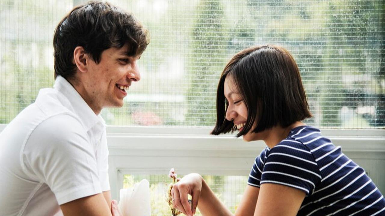 5 Bahasa Cinta yang Penting untuk Menjaga Hubungan Agar Tetap Romantis dan Bertahan Lama