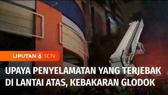 VIDEO: Dramatis! Tim Damkar Selamatkan 9 Orang dari Kebakaran Hebat di Glodok Plaza