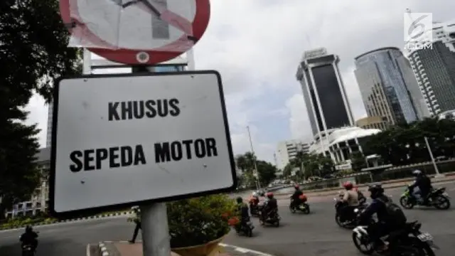 Pemprov DKI akan melakukan unji coba pelarangan motor melintas dari Bundaran HI hingga ke Bundaran Senayan. 