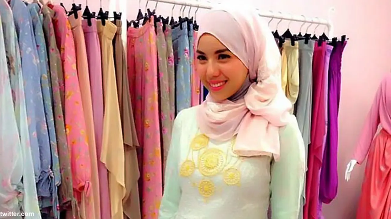tya-ariestya-jilbab-130706b.jpg