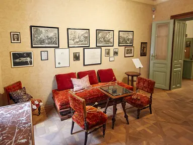 Foto pada 29 Agustus 2020 ini menunjukkan interior Museum Sigmund Freud di Wina, Austria. Museum Sigmund Freud di Wina dibuka kembali untuk para pengunjung pada Sabtu (29/8) setelah menjalani proses renovasi dan rekonstruksi selama 18 bulan. (Xinhua/Georges Schneider)