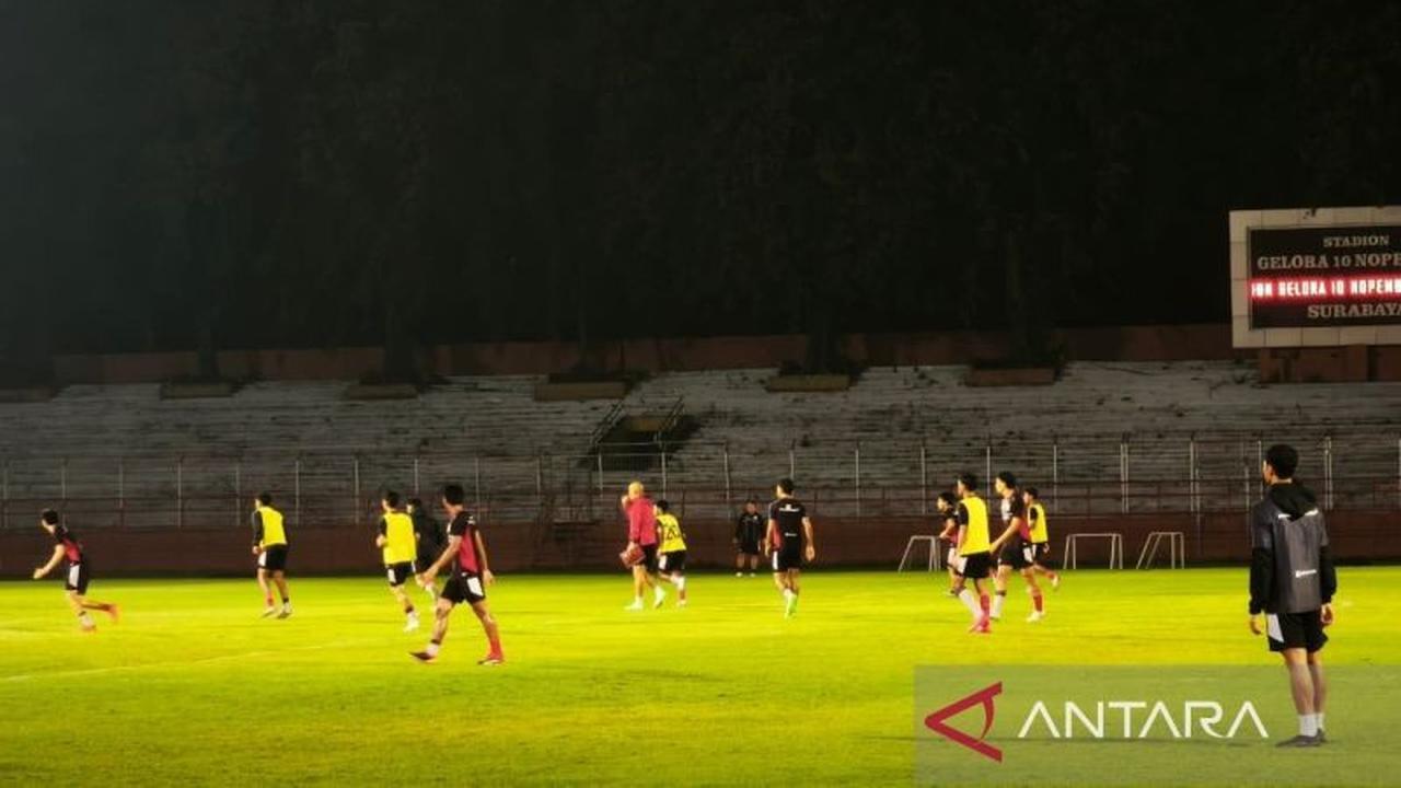 Nova Arianto Puas dengan Perkembangan Timnas U-20 Selama TC di Surabaya