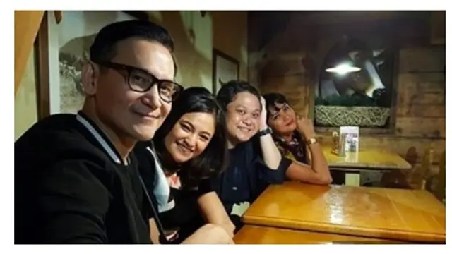 Sahabat Sejak Kecil, Ini 7 Momen Kebersamaan Marshanda dan Cecep Reza