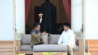 Presiden Jokowi bertemu dengan Ketua Umum Partai Gerindra Prabowo Subianto (foto: biro pers kepresidenan)